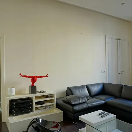 Champs-elysees - 2 Pieces - 8 Apartment