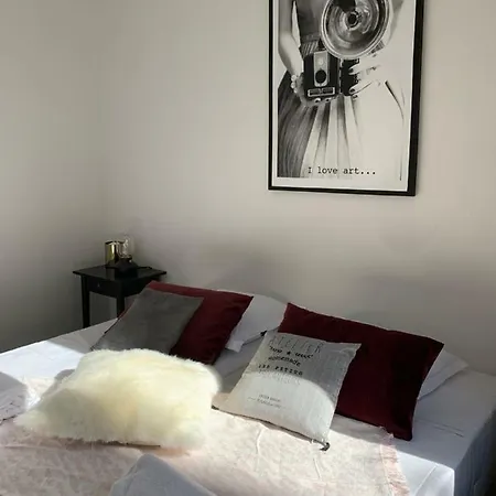Apartment Sweet *