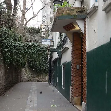 Montmartrois ホテル パリ