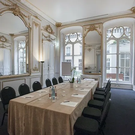 Saint Albany Hotel
