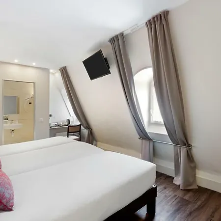 Sure By Western Gare Du Nord Hotel 3*