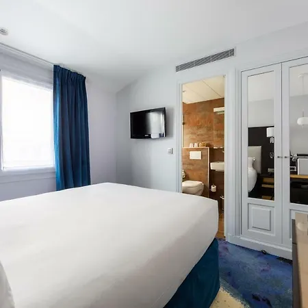 15 Montparnasse Hotel 4*