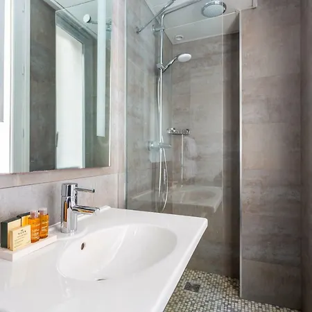 15 Montparnasse Hotel