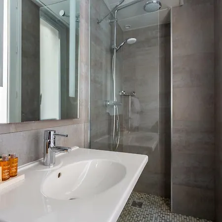 15 Montparnasse Hotel 4*