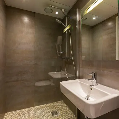 15 Montparnasse 4*