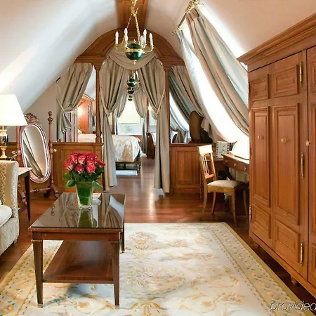 Le Meurice - Dorchester Collection 5*