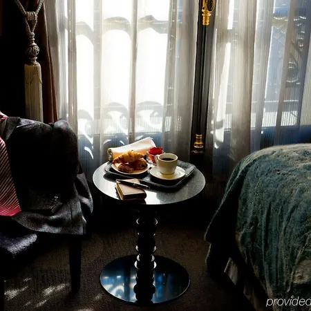 Lumen Louvre Otel 4*