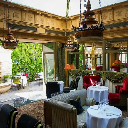 L'hotel Paříž