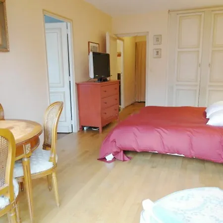Chic In With Garden View - Near Eiffel Tower, M París
