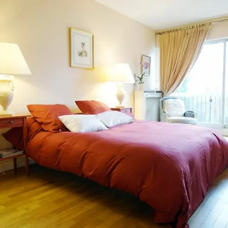 Chic In With Garden View - Near Eiffel Tower, M París