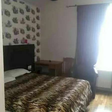 Hotel De Ménilmontant 3*