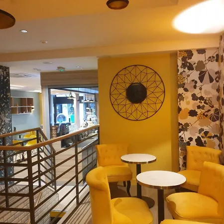 Hotel Panam Gambetta- Place Gambetta-mairie Du 20 Emme