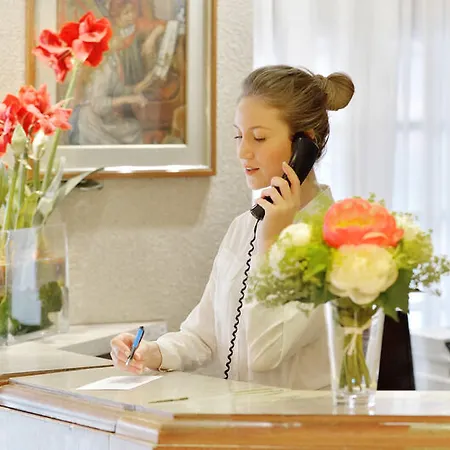 Hotel Unic Renoir Saint-germain Parigi