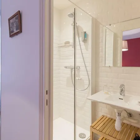 Les Toits De Bed & Breakfast