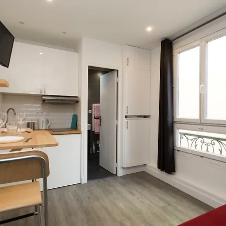 Studette De Charme Neuve Proche Invalides Apartment