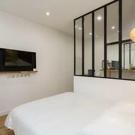 Studio D'architecte Au Pied De Tour Eiffel Paris
