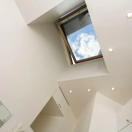 Louvre Luxury & Apartment *
