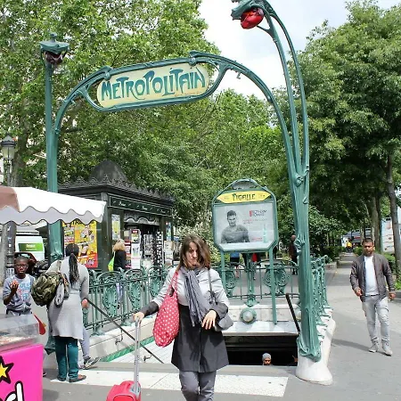 Pigalle: Cozy Parisian Retreat In Montmartre Paris