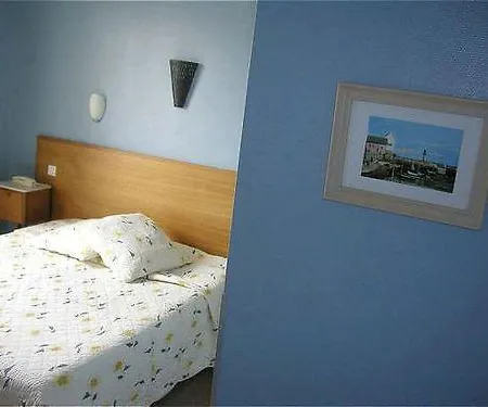 Cecilia 3*