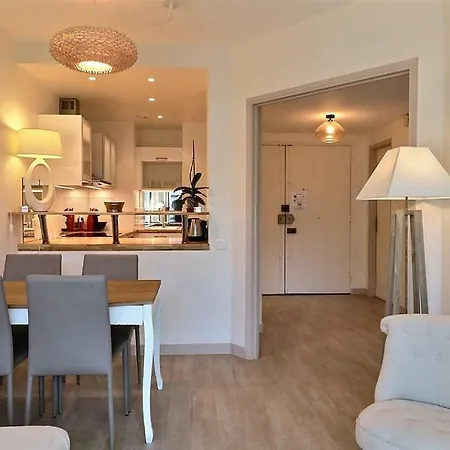 Apartment 4 Eme Of Marais - Lions St Paul *