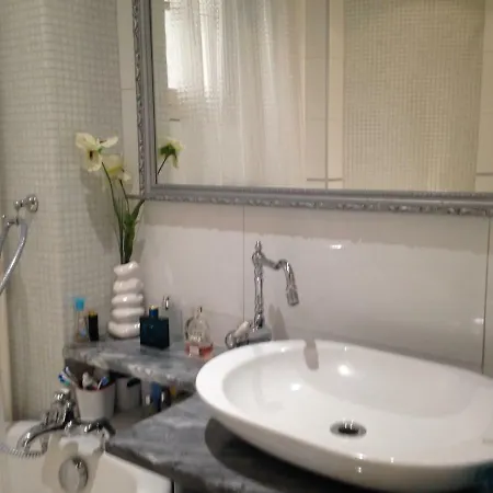Apartment Typiquement Parisien