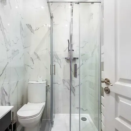 Cmg Parc De Bercy - Madagascar Apartment *