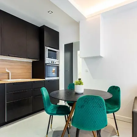Appartement Cmg Parc De Bercy - Madagascar *