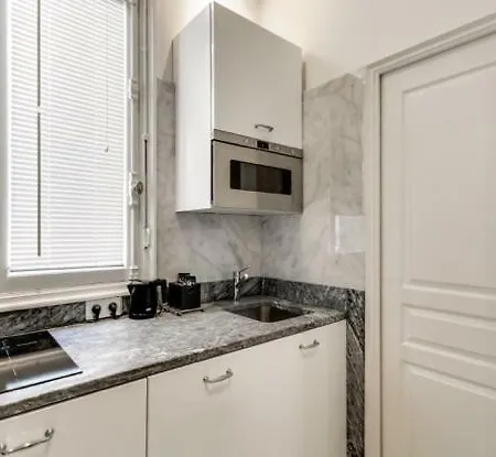 Avenue Des Champs Elysees - Studio Ks Parijs