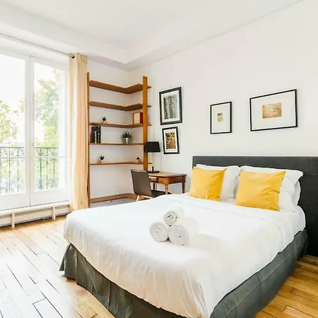 Private Apartment - Eiffel Tower - Ecole Militaire Paris