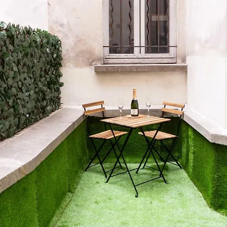 Louvre Luxury & Apartment