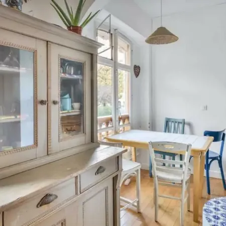 De Charme De 60 M2 Entre Montmartre Et Batignolles Parigi