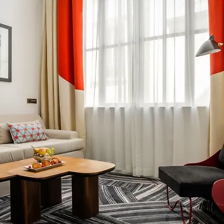 Hotel Du Ministère 4*