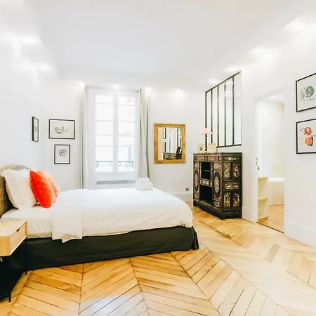 Private Apartment - Eiffel Tower - Ecole Militaire Appartement Paris