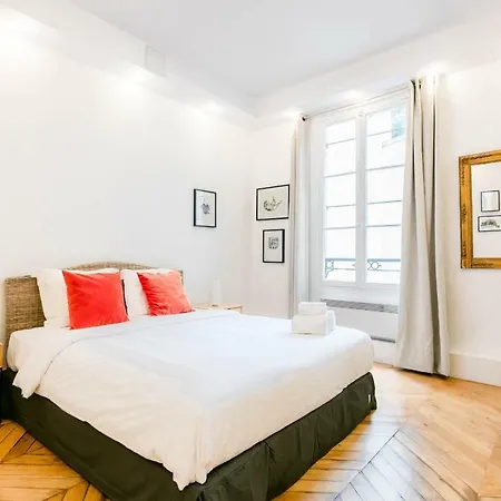 Private Apartment - Eiffel Tower - Ecole Militaire *
