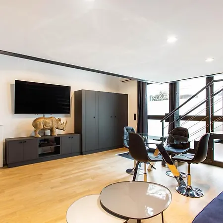 Modern For 4 People - Arc De Triomphe Paris