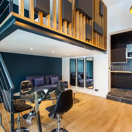 Modern For 4 People - Arc De Triomphe Apartment