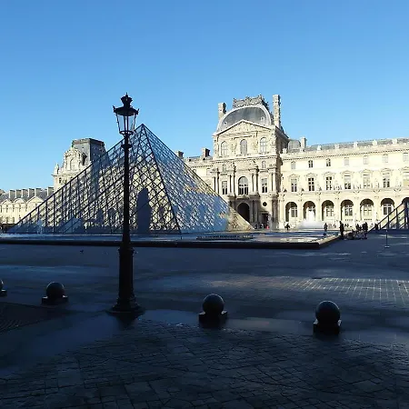 D : Louvre Elegant לינה וארוחת בוקר 3*