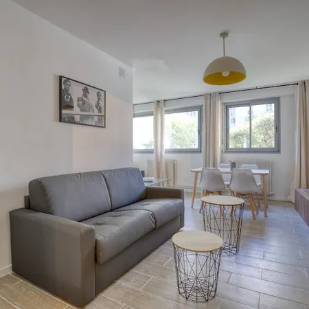 Apartment Charming In The Heart Of The 19th *