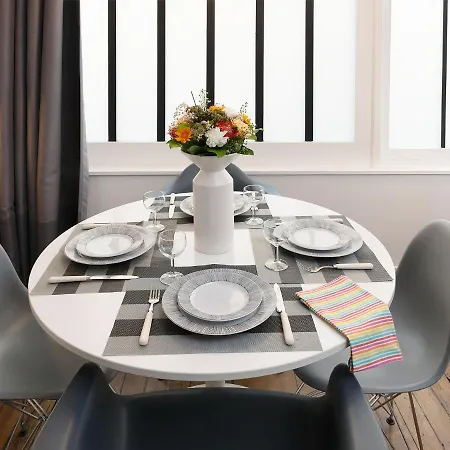 De Charme A Montmartre Apartment