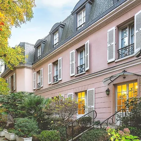 Hotel Des Grandes Ecoles 3*