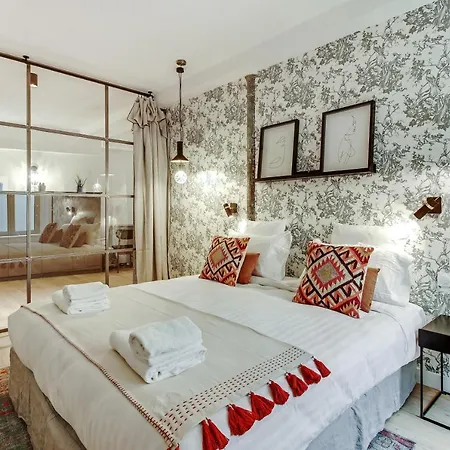 Apartment Pick A Flat's In Louvre Saint Honore Paris