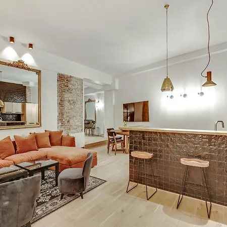 Pick A Flat's In Louvre Saint Honore Apartment *