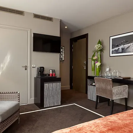 The One Alma Paris Hotel Paryż