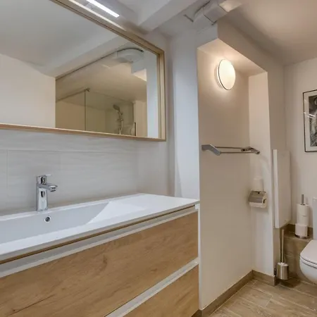 Apartment Charming In The Heart Of The 19th Paris