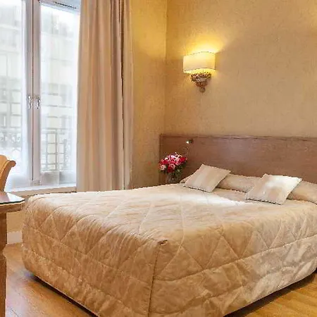 Cecilia Hotel 3*