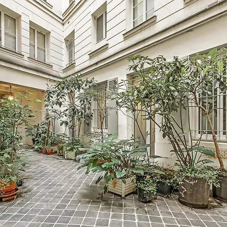Apartment Pick A Flat's In Louvre Saint Honore
