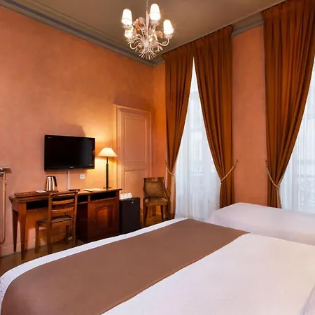 Hotel Du Palais Bourbon 3*