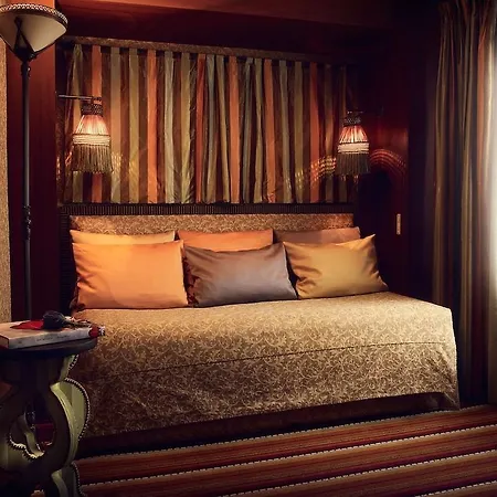 Hotel Du Bourg Tibourg Paris