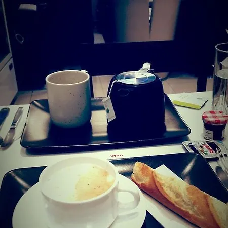 Hotel La Perle Montparnasse Paříž