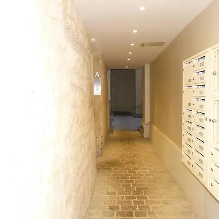 Appartamento Typical Marais 3 Bedroom - Beaubourg Parigi